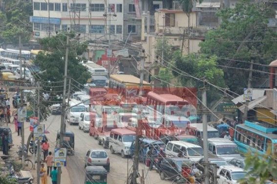 Unorganised construction of flyover leads to massive traffic jam at Nagerjala, vehicles nearly crawled on the roads: Traffic controllers play the role of silent spectator 